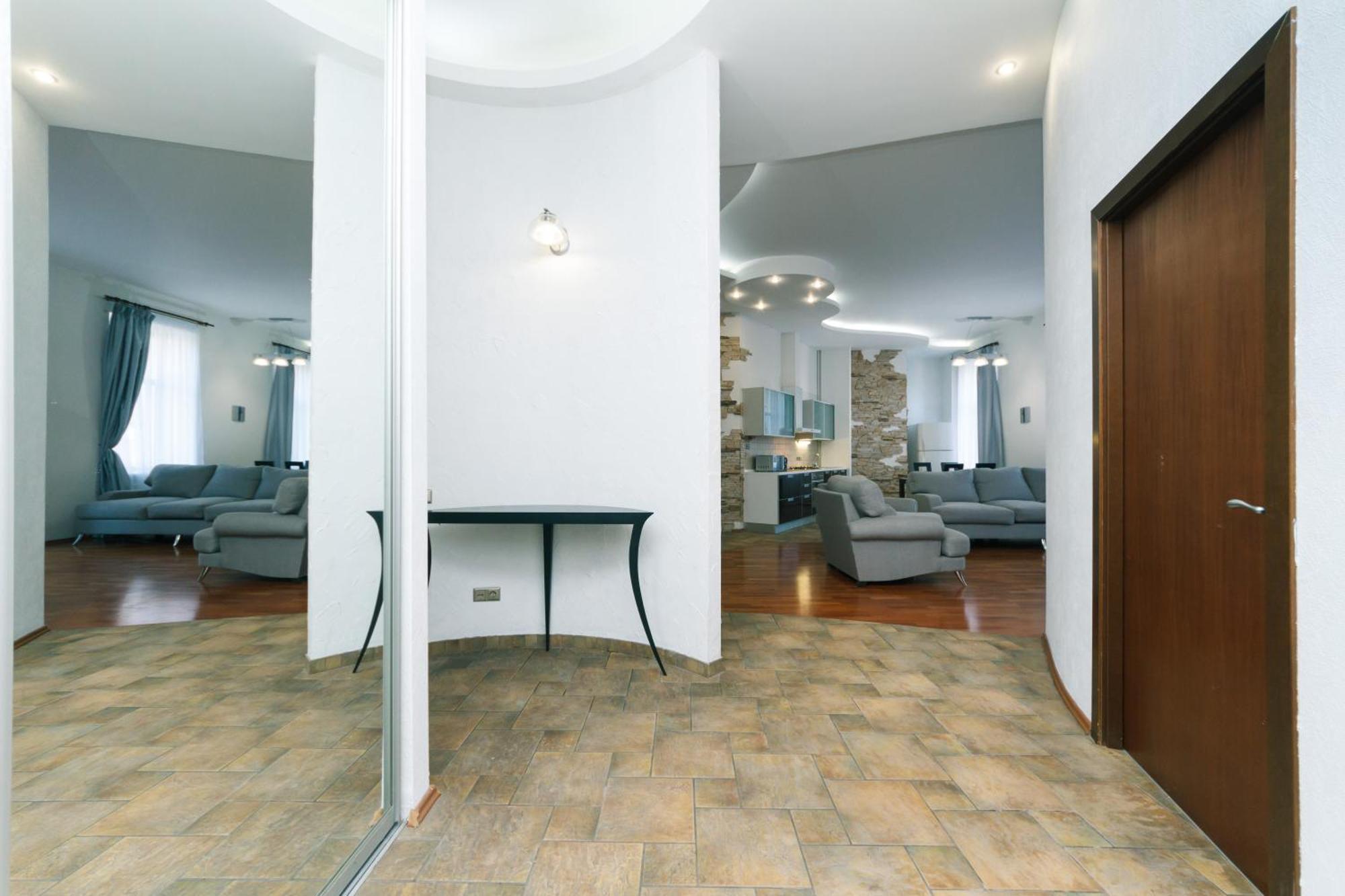 Lux Near Maidan, Khreschutyk 3Br Apartment Kyiv Exterior photo