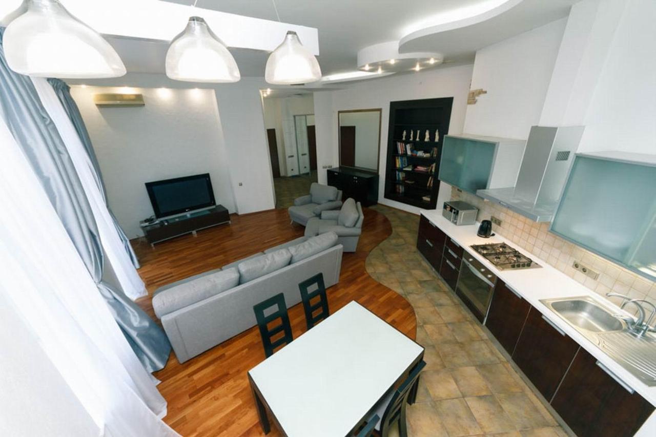 Lux Near Maidan, Khreschutyk 3Br Apartment Kyiv Exterior photo